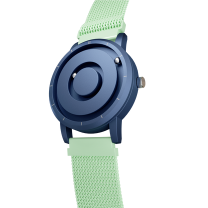 Magneto-Watch-Jupiter-Blue-Maschenarmband-Schwarz-Mint-Side