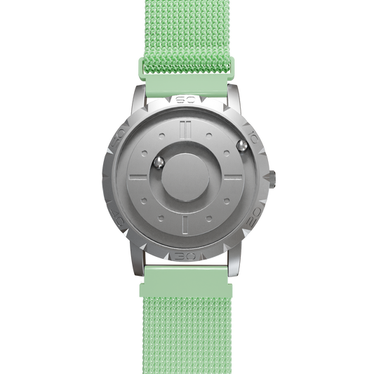     Magneto-Watch-Komet-Silver-Maschenarmband-Mint-Front