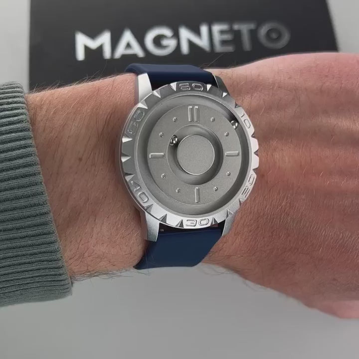 Magneto-Watch-Komet-Silver-Silikon-Blau-Handgelenk-Video
