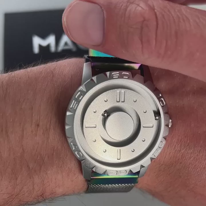Magneto-Watch-Komet-Silver-Maschenarmband-Flip-Flop-Handgelenk-Video