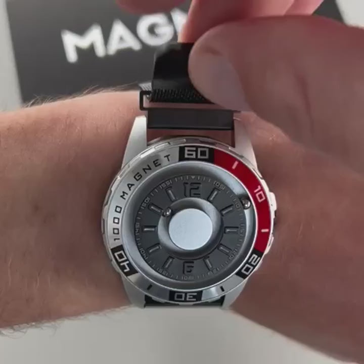 Magneto-Watch-Uranus-Red-Maschenarmband-Schwarz-Handgelenk-Video