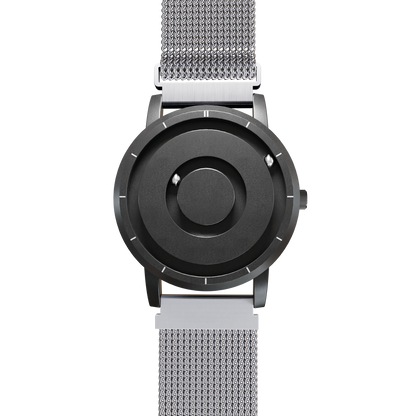     Magneto-Watch-Jupiter-Black-Maschenarmband-Silber-Front