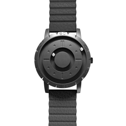    Magneto-Watch-Komet-Black-Kunstleder-Magnetisch-Schwarz-Front