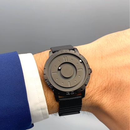 Magneto-Watch-Komet-Black-Kunstleder-Magnetisch-Schwarz-Lifestyle-Handgelenk