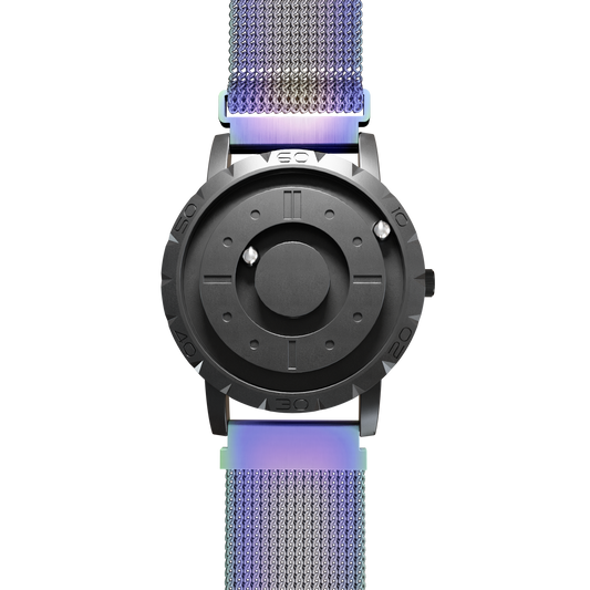     Magneto-Watch-Komet-Black-Maschenarmband-Flip-Flop-Front