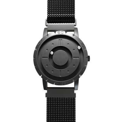 Magneto-Watch-Komet-Black-Maschenarmband-Schwarz-Front