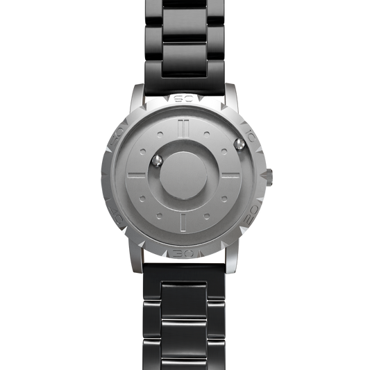 Magneto-Watch-Komet-Silver-Edelstahl-Schwarz-Front
