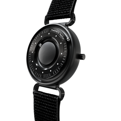 Magneto-Watch-Primus-Black-Sport-Loop-Schwarz-Side