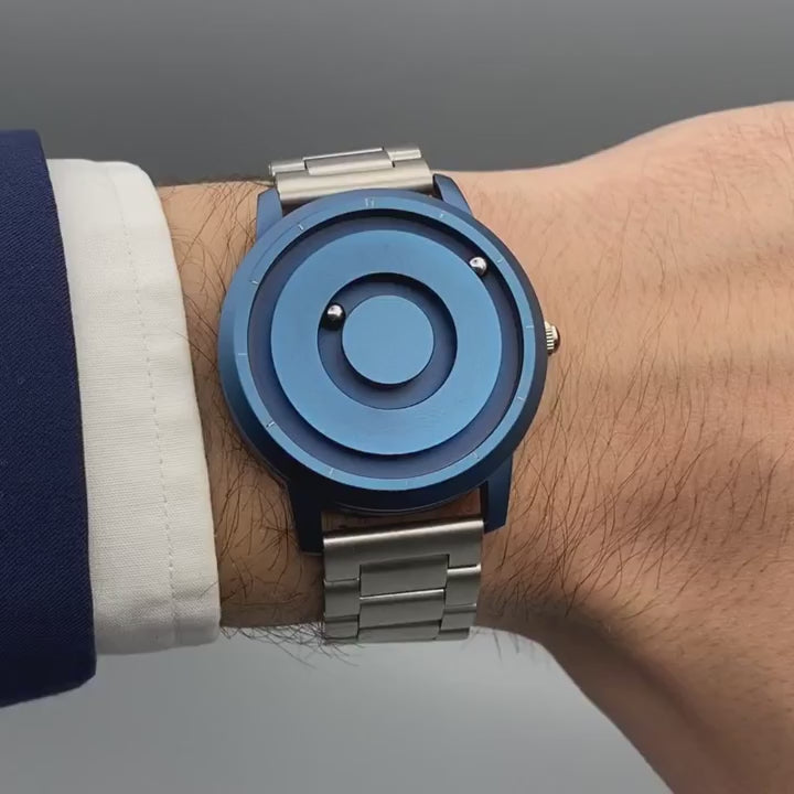 Magneto-Watch-Jupiter-Blue-Edelstahl-Silber-Handgelenk-Video